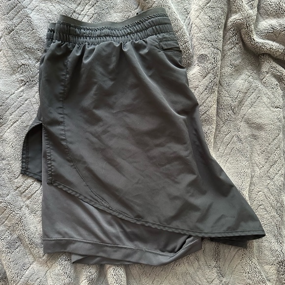 Nike 2-in-1 Running Shorts - Picture 3 of 4